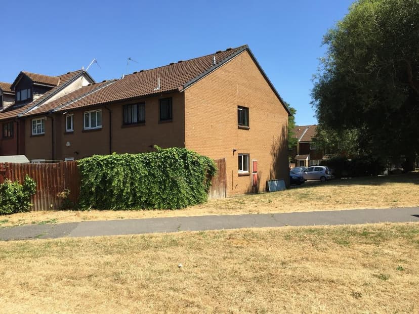 Image 1:1 bedroom Maisonette to rent