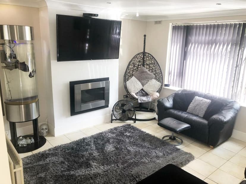 Image 3:3 bedroom Semi-detached house to rent