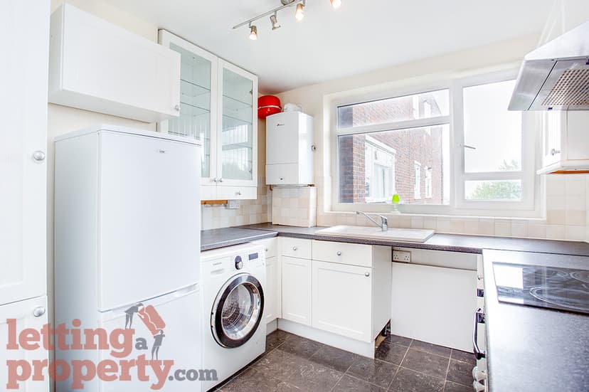 Image 2:2 bedroom Flat to rent