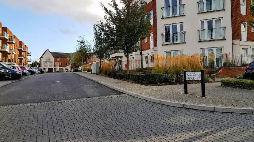 Image 1:4 bedroom Semi-detached house to rent