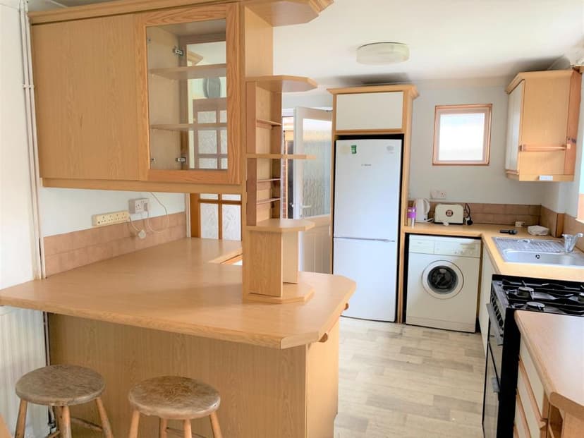 Image 2:3 bedroom Semi-detached house to rent