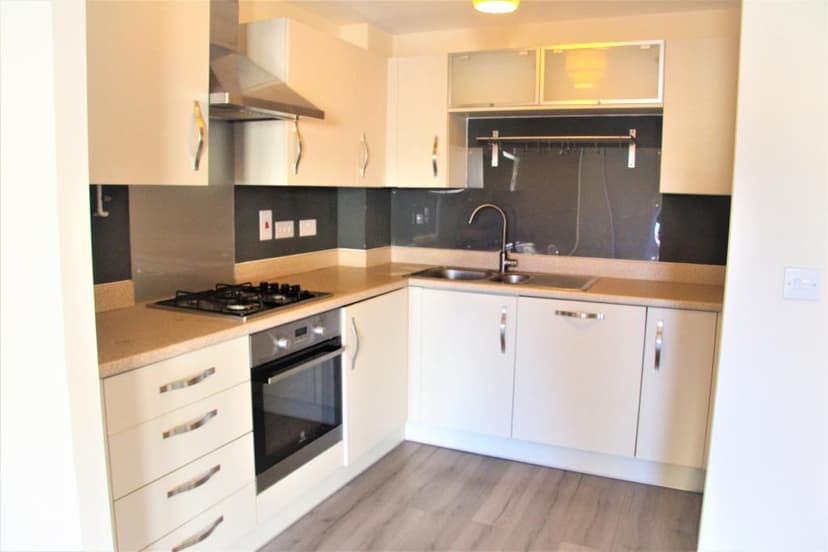 Image 3:2 bedroom Detached house to rent