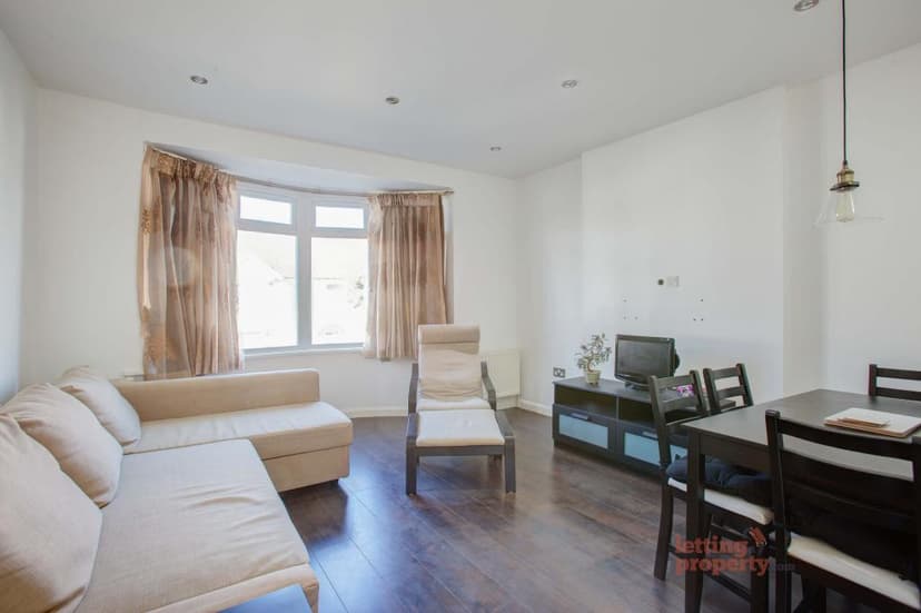 Image 2:2 bedroom Maisonette to rent