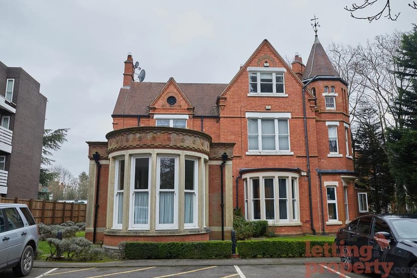 Image 1:2 bedroom Flat to rent