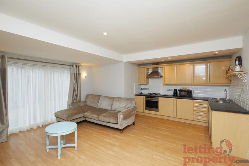 Image 2:2 bedroom Flat to rent