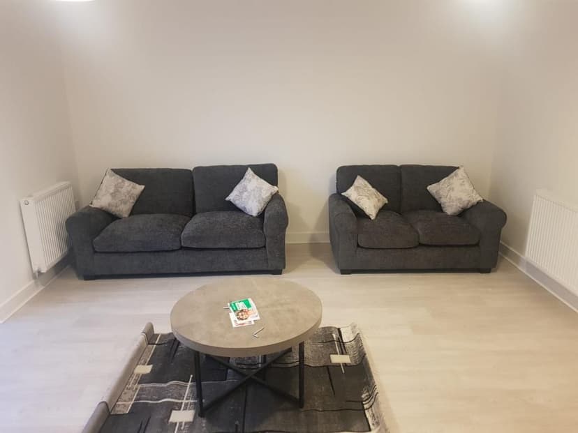 Image 2:4 bedroom Townhouse to rent