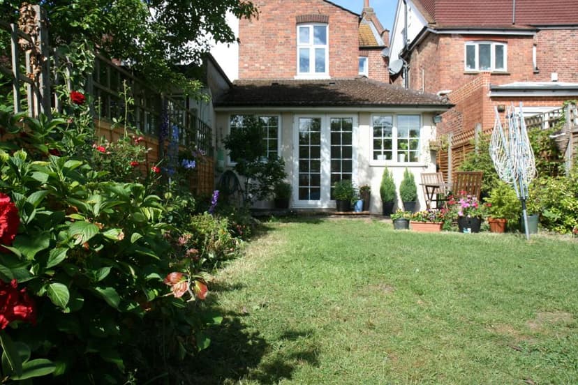 Image 2:2 bedroom Maisonette to rent