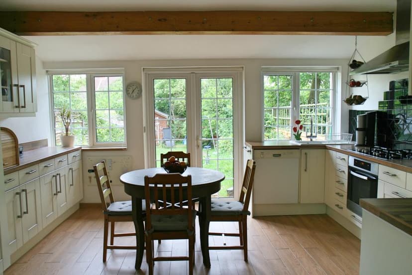 Image 3:2 bedroom Maisonette to rent