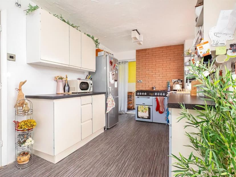 Image 3:4 bedroom Semi-detached house to rent