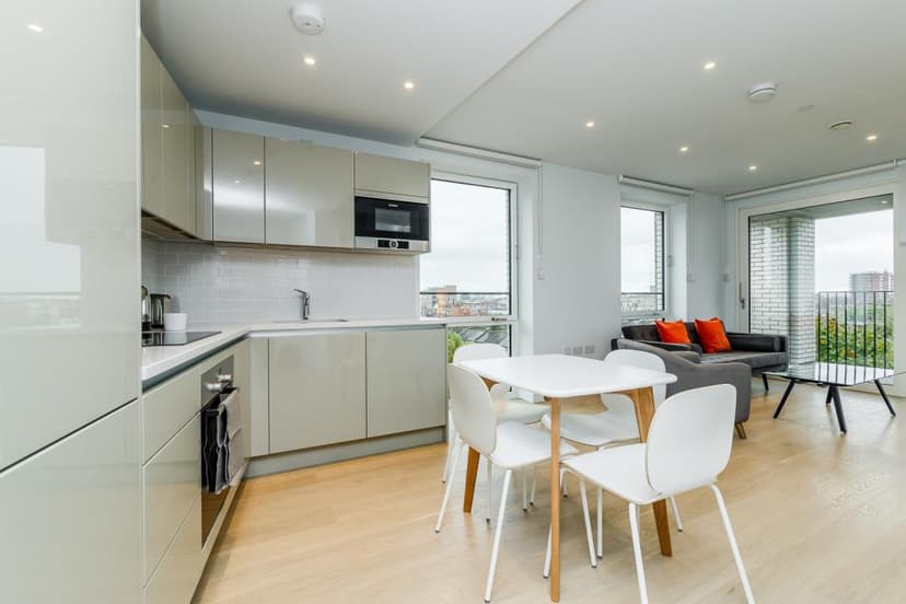 Image 1:1 bedroom Apartment or flat to rent