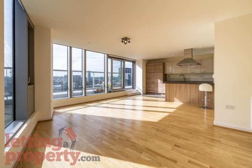 Image 1:3 bedroom Flat to rent