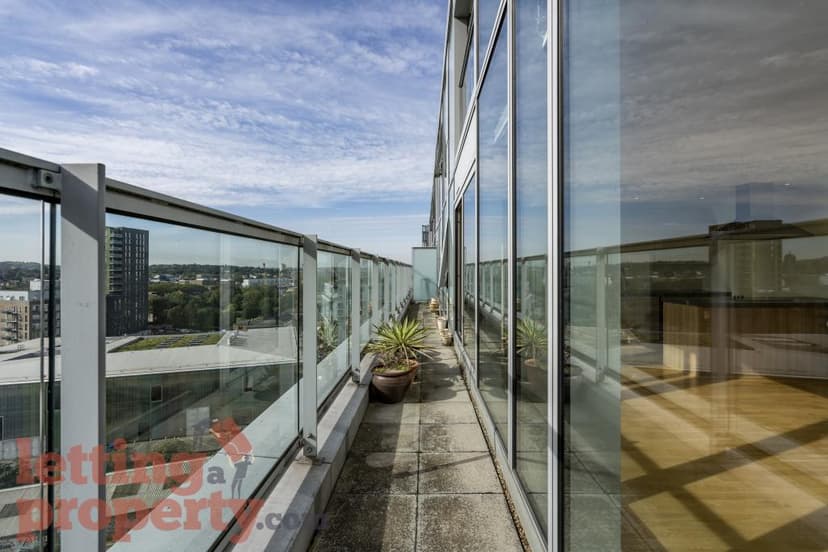 Image 2:3 bedroom Flat to rent