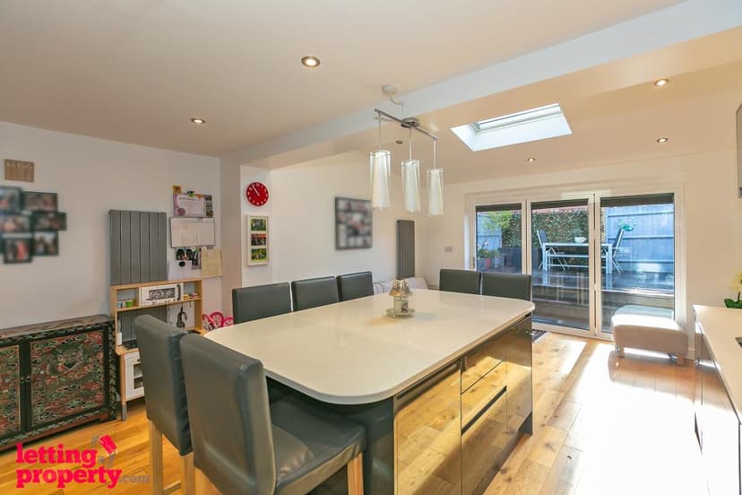 Image 3:4 bedroom Semi-detached house to rent