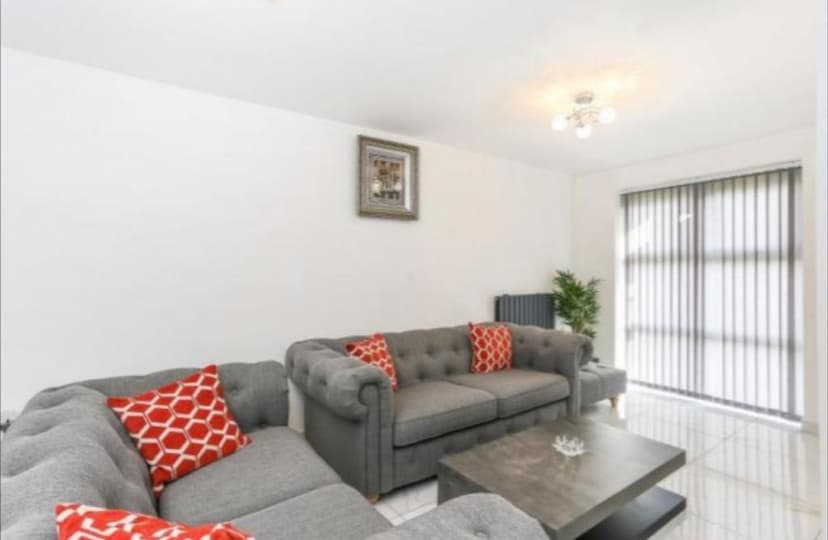 Image 2:3 bedroom Detached house to rent