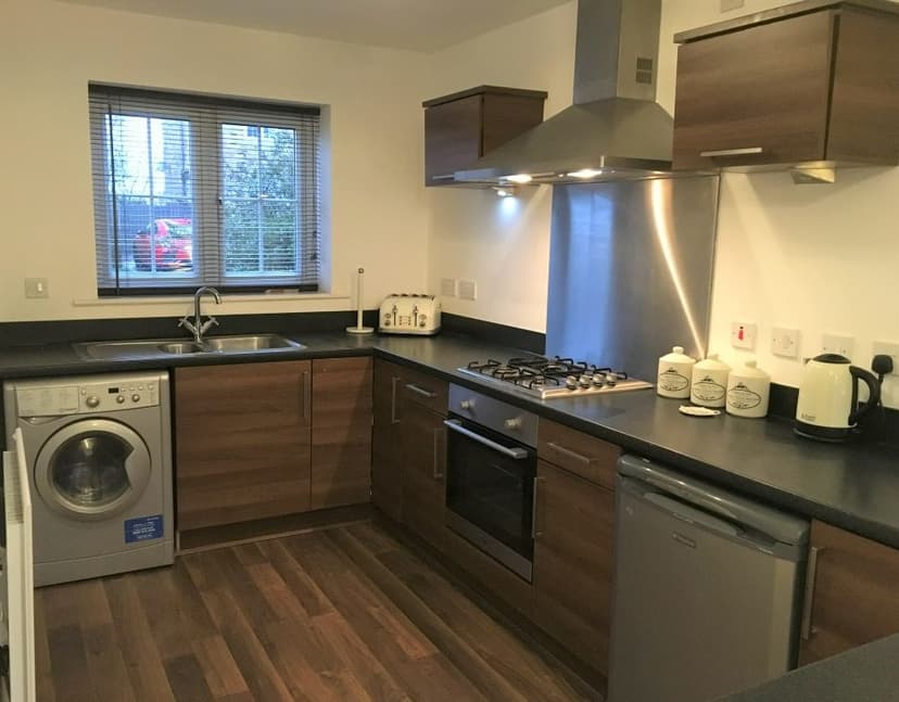 Image 2:2 bedroom End-of-terrace house to rent