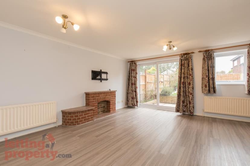 Image 2:3 bedroom Semi-detached house to rent