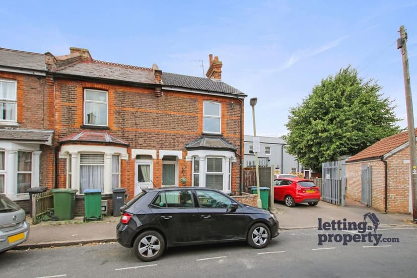 Image 1:3 bedroom End-of-terrace house to rent