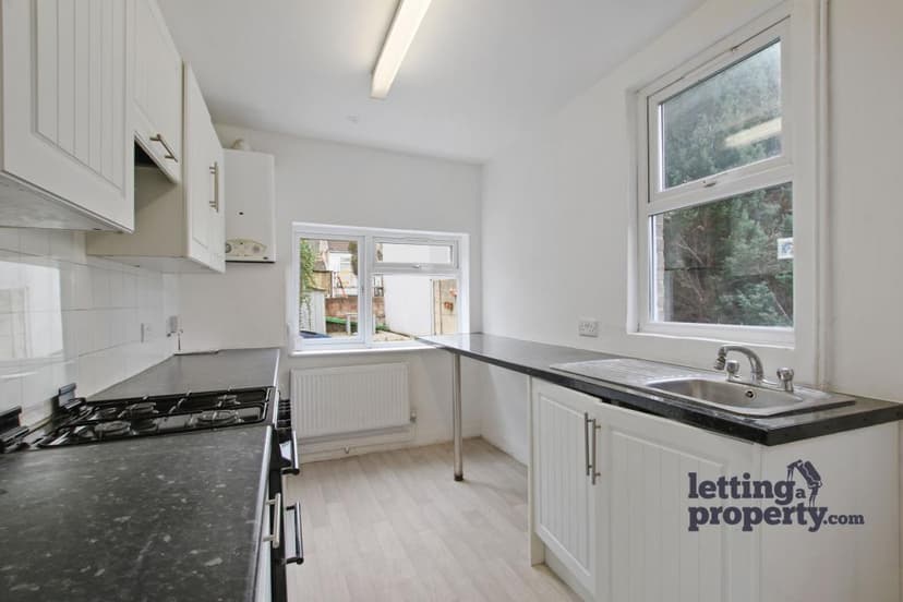 Image 3:3 bedroom End-of-terrace house to rent