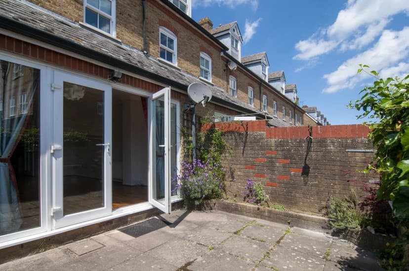 Image 2:3 bedroom Terraced house to rent