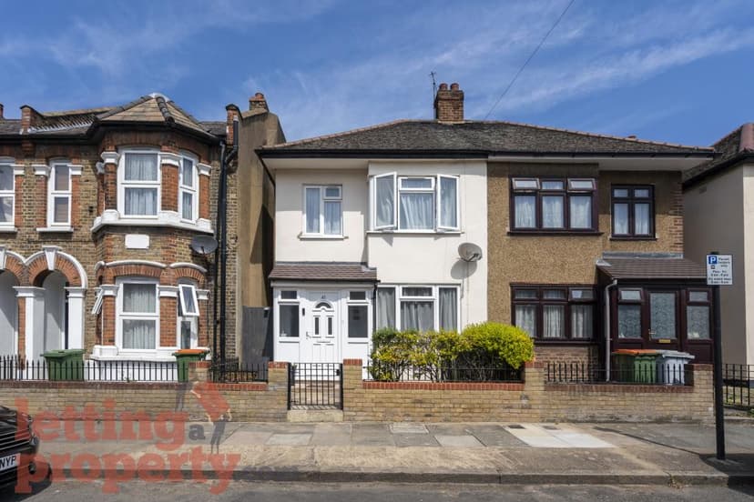 Image 1:3 bedroom Semi-detached house to rent