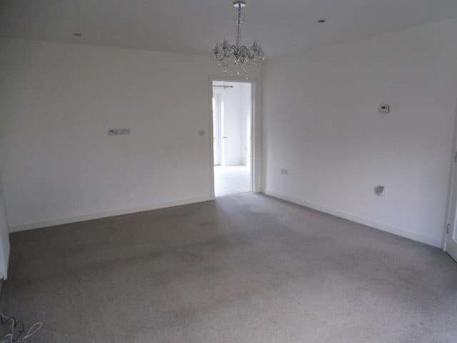 Image 3:4 bedroom Detached house to rent