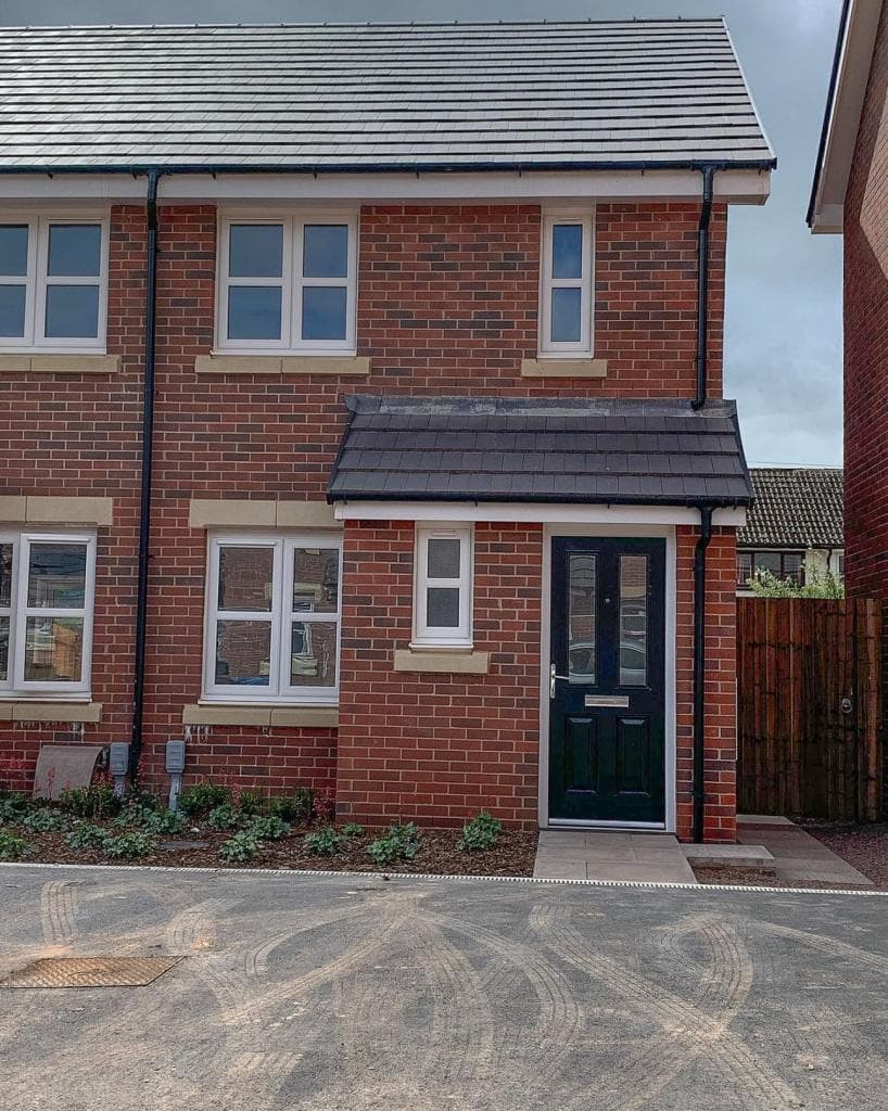 Image 2:2 bedroom End-of-terrace house to rent