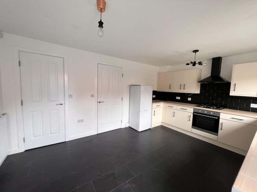 Image 3:3 bedroom End-of-terrace house to rent