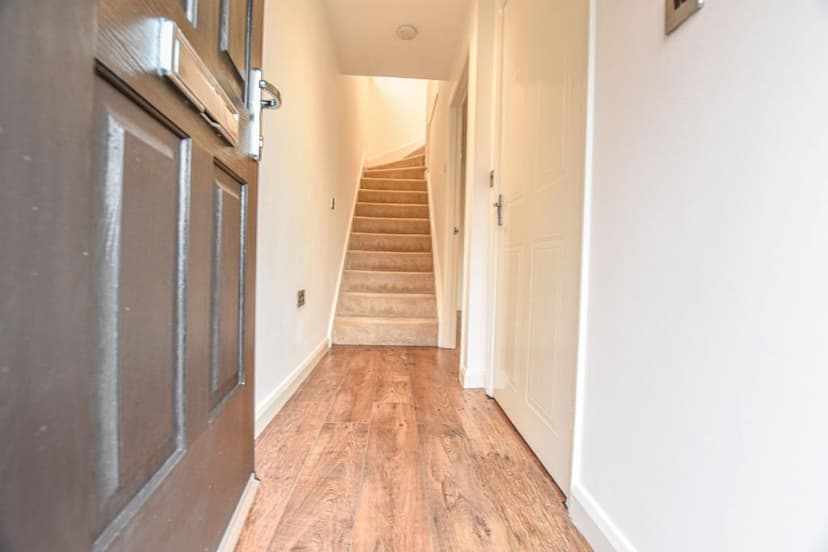 Image 2:3 bedroom Semi-detached house to rent