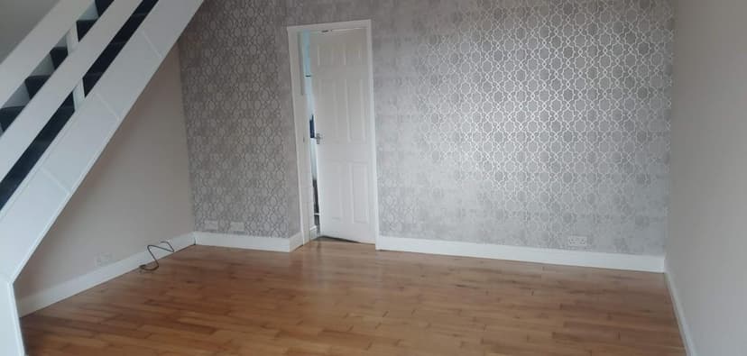 Image 2:2 bedroom Semi-detached house to rent