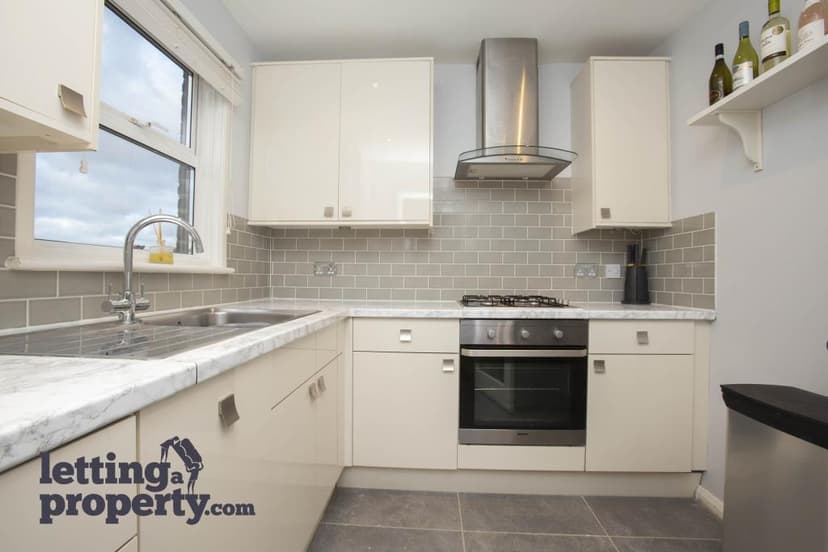 Image 1:2 bedroom Apartment or flat to rent