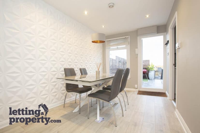 Image 3:2 bedroom Apartment or flat to rent