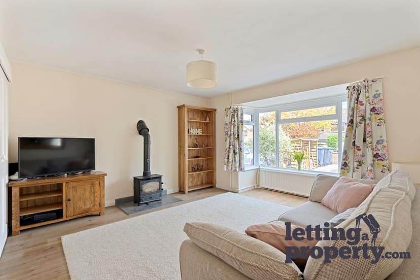 Image 2:5 bedroom Detached house to rent