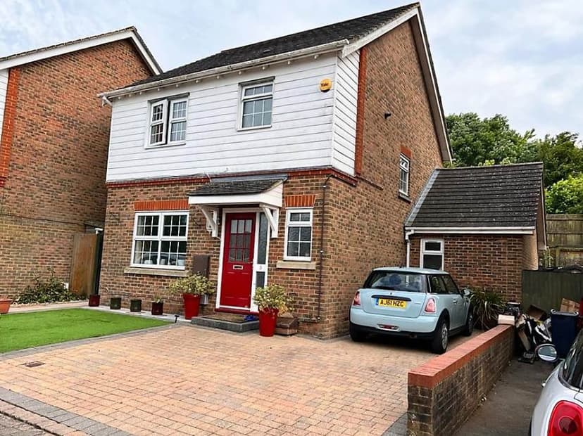 Image 1:4 bedroom Detached house to rent