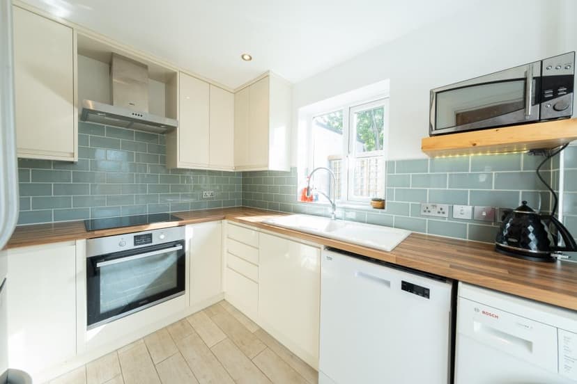 Image 2:3 bedroom Detached house to rent