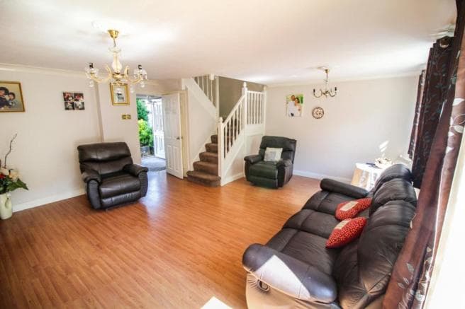 Image 3:4 bedroom Detached house to rent