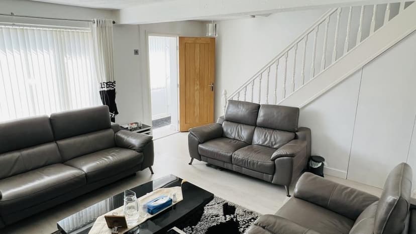 Image 3:4 bedroom Semi-detached house to rent