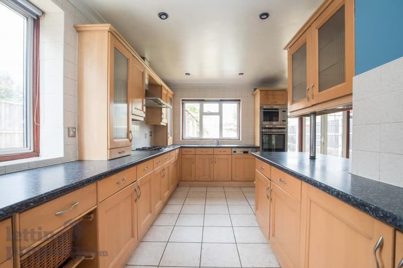 Image 3:3 bedroom Semi-detached house to rent