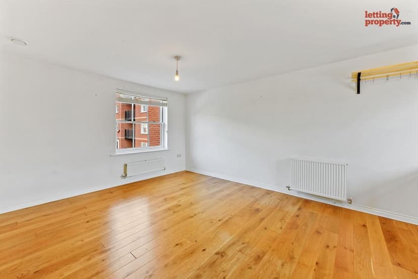 Image 2:2 bedroom Maisonette to rent