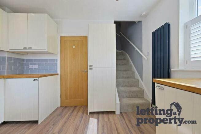Image 3:2 bedroom End-of-terrace house to rent