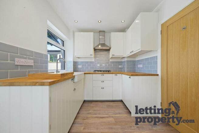 Image 2:2 bedroom End-of-terrace house to rent