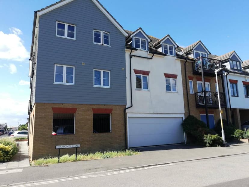 Image 2:2 bedroom Apartment or flat to rent