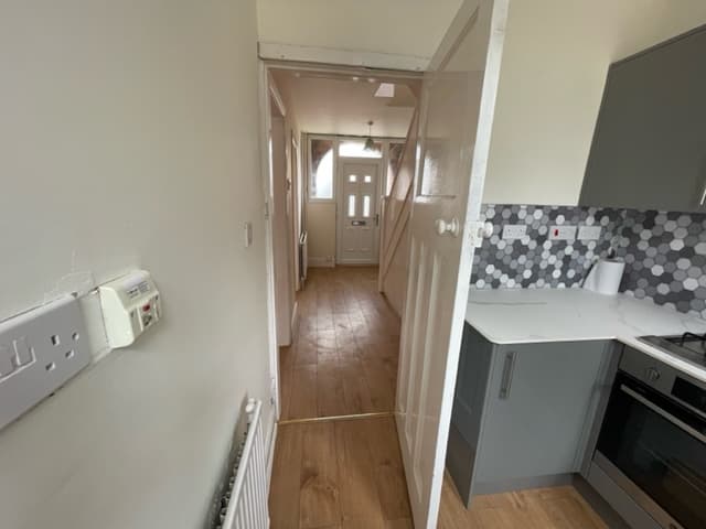 Image 2:3 bedroom Semi-detached house to rent