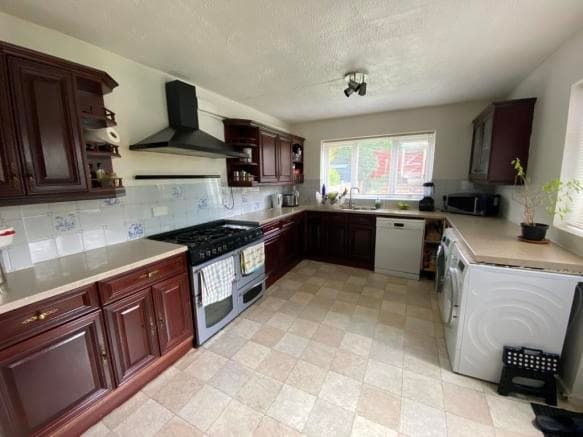 Image 2:3 bedroom Semi-detached house to rent
