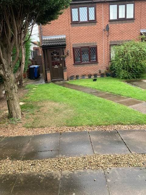 Image 1:2 bedroom End-of-terrace house to rent