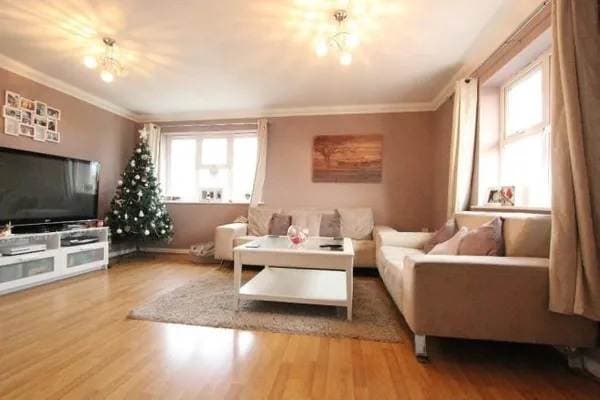 Image 3:2 bedroom Flat to rent