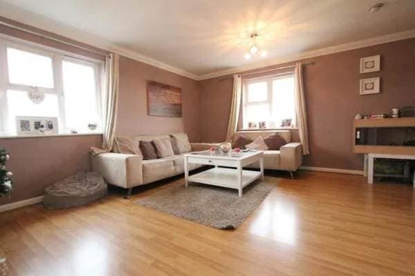 Image 2:2 bedroom Flat to rent