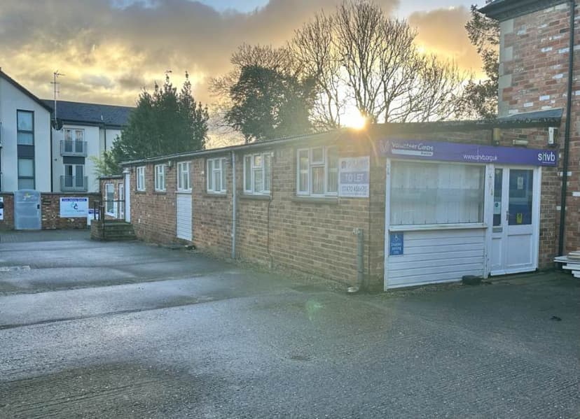 Image 1: Studio Commercial property to rent