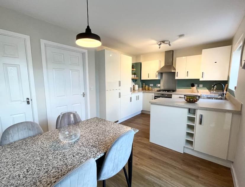 Image 2:3 bedroom Semi-detached house to rent