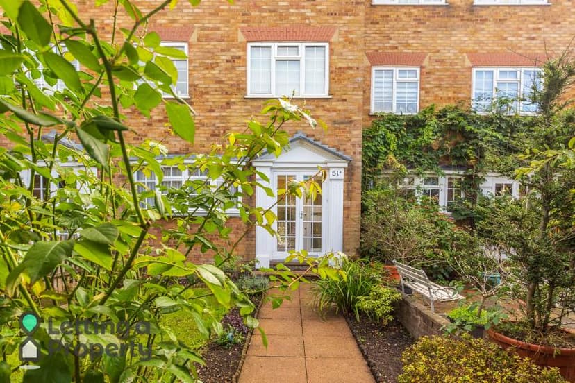 Image 2:4 bedroom Townhouse to rent