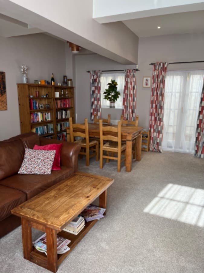 Image 2:2 bedroom Mews to rent